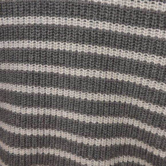 Express Short Sleeve Sweater- Women's XS - Picture 4 of 8